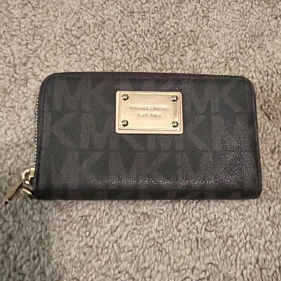Michael Kors Brown Signature Wallet - Picture 1 of 5